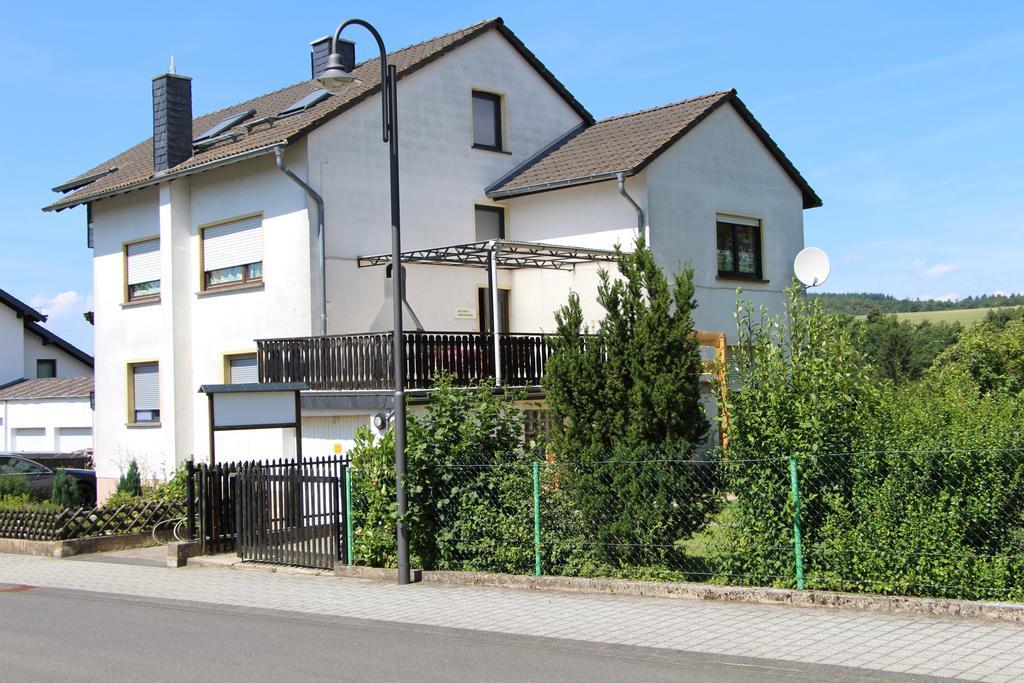 Big Ben'S Guesthouse Müllenbach Extérieur photo